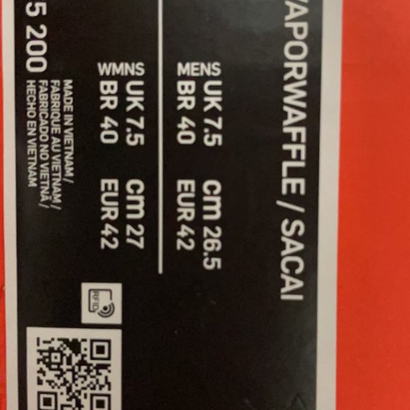 Sacai x Nike Vaporwaffle - Picture 6 of 6